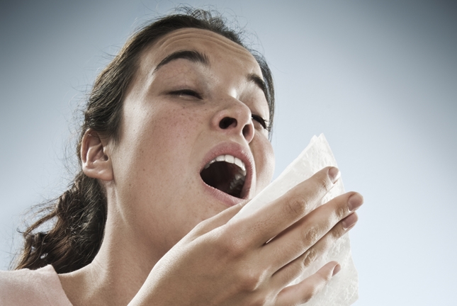 Mujer estornudando,
Tina Franklin﻿