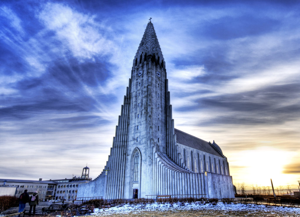 atractivos imprescindibles en Reikiavik, iglesia